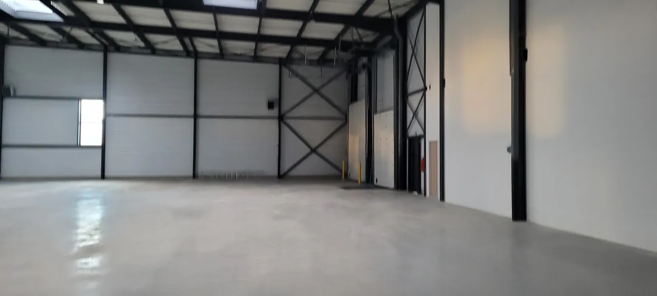 logistics - Warehouse / Offices For Rent - gallery - 3