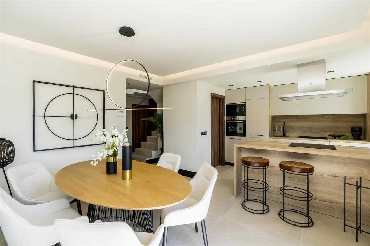 living - A beautiful modern development with panoramic views in the heart of Golf Valley with 98 apartments of 2 and 3 bedrooms , with great access to all amenities - gallery - 3