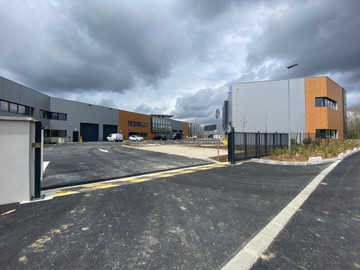 logistics - Activités / Bureaux À Louer - featured
