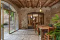 living - Casa rural de 1,011m² en venta en Alt Empordà, Girona - gallery thumbnail - 4