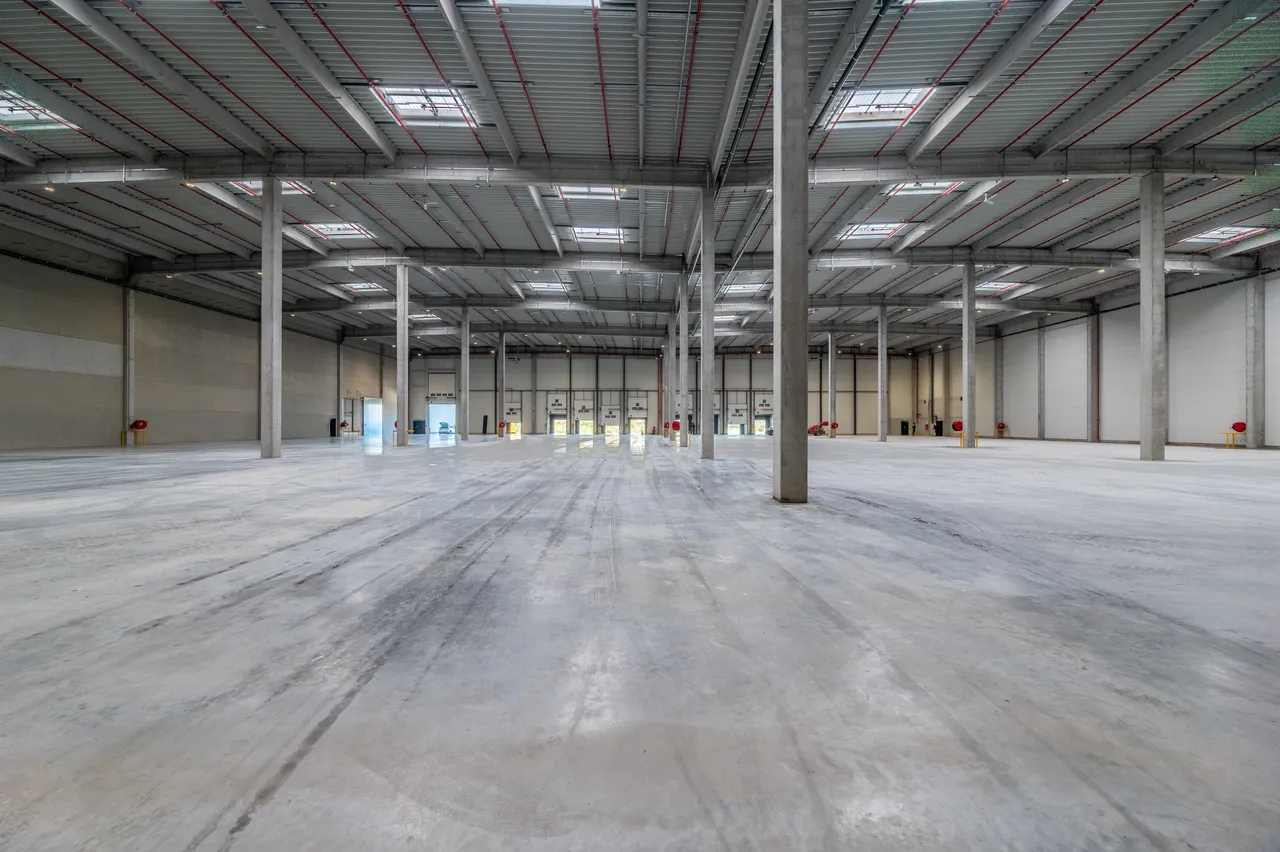 logistics - Entrepôt / Bureaux À Louer - gallery - 2