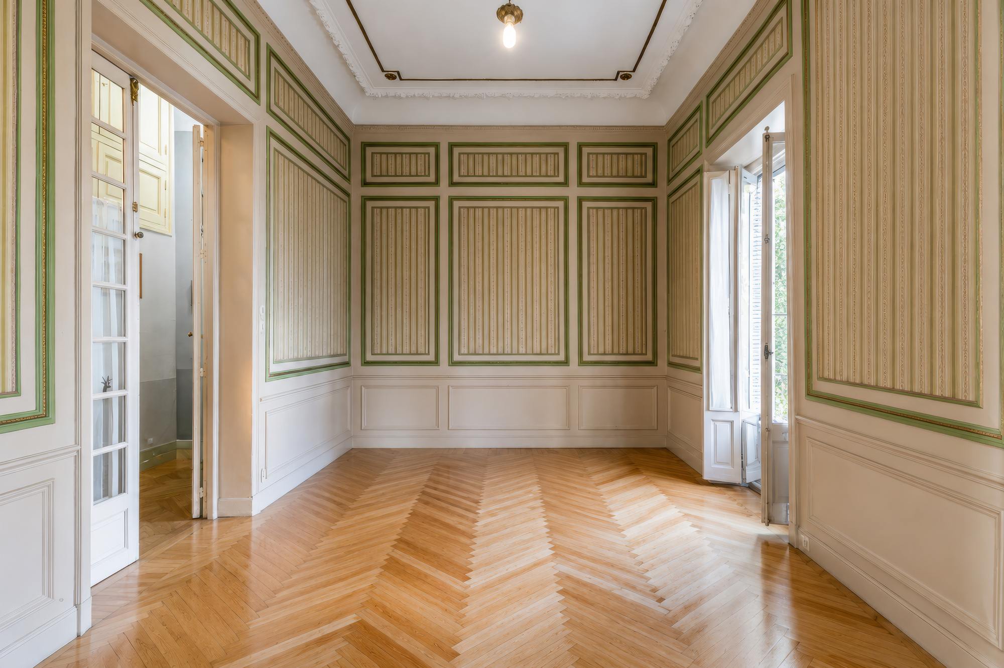 living - Piso de 490m² en venta en Argüelles, Madrid - gallery thumbnail - 9