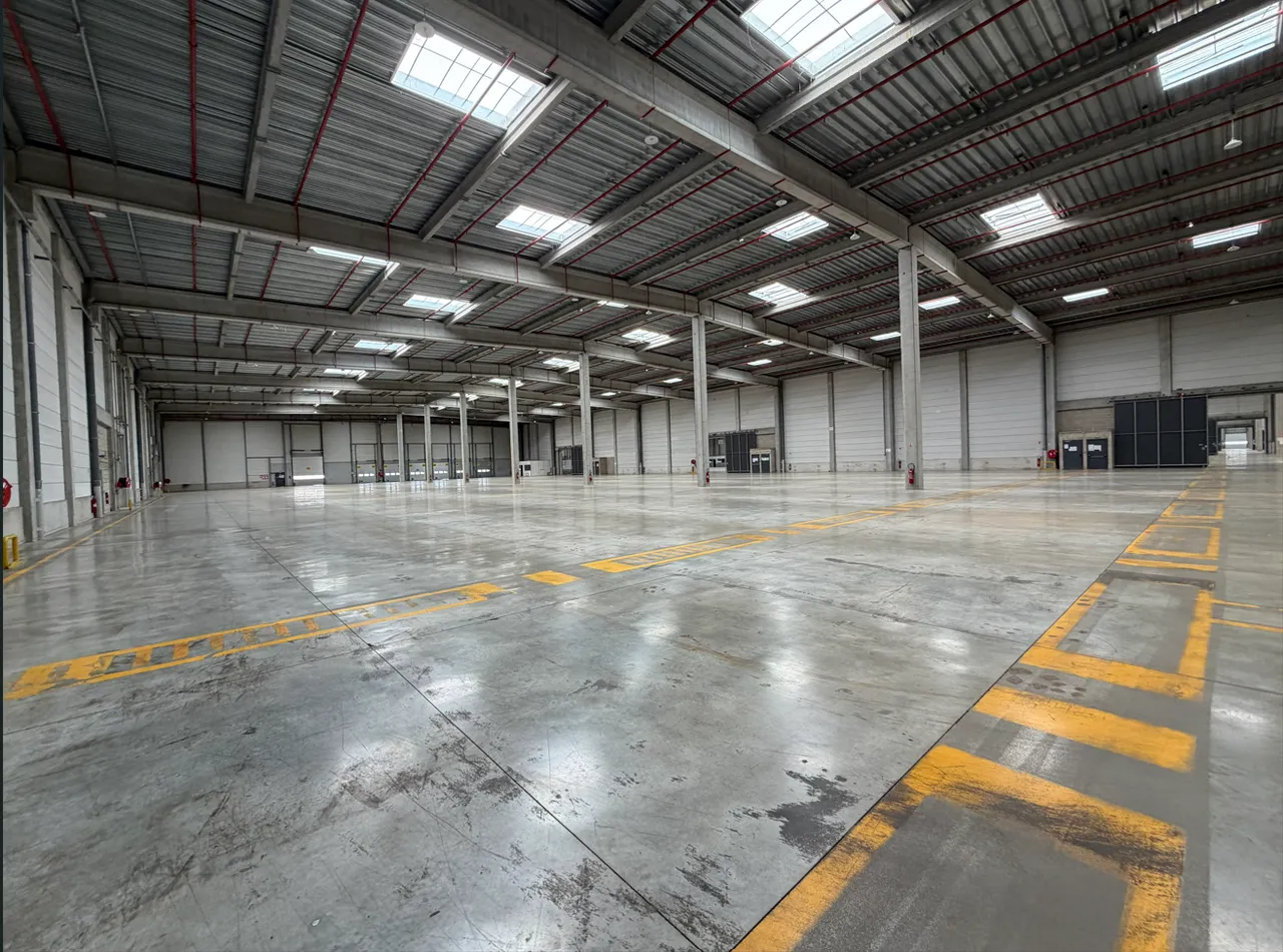 logistics - Logistics Warehouse For Rent - gallery - 4