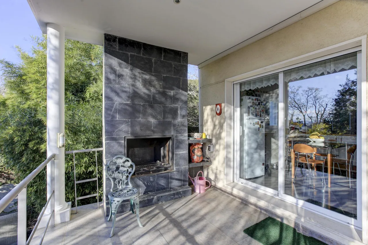 living - Casa / villa de 750m² en venta en Mirasierra, Madrid - gallery - 8