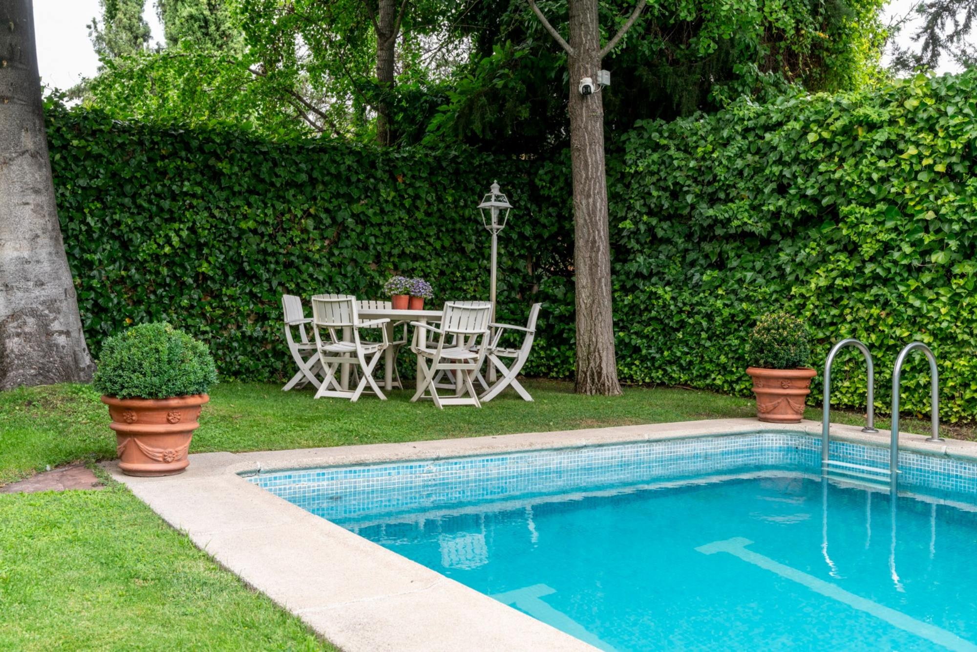 living - 432m² house / villa with 70m² garden for sale in Hispanoamérica - gallery thumbnail - 6