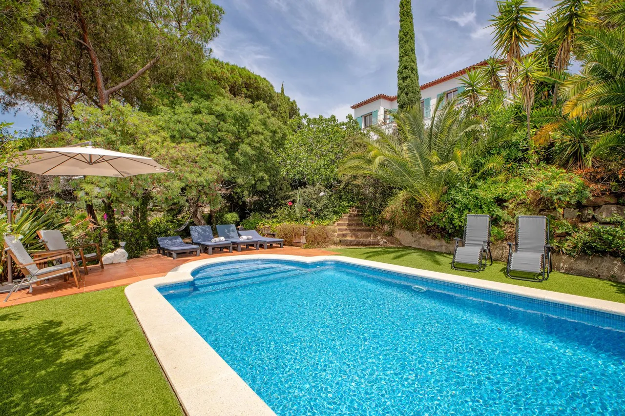 living - 392m² house / villa for sale in Cabrils, Barcelona - gallery - 2
