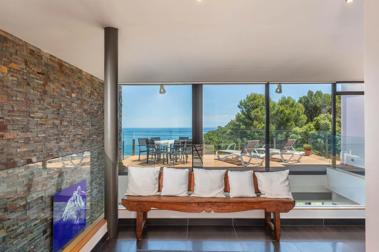 living - 480m² house / villa for sale in Sa Riera, Costa Brava - gallery - 5
