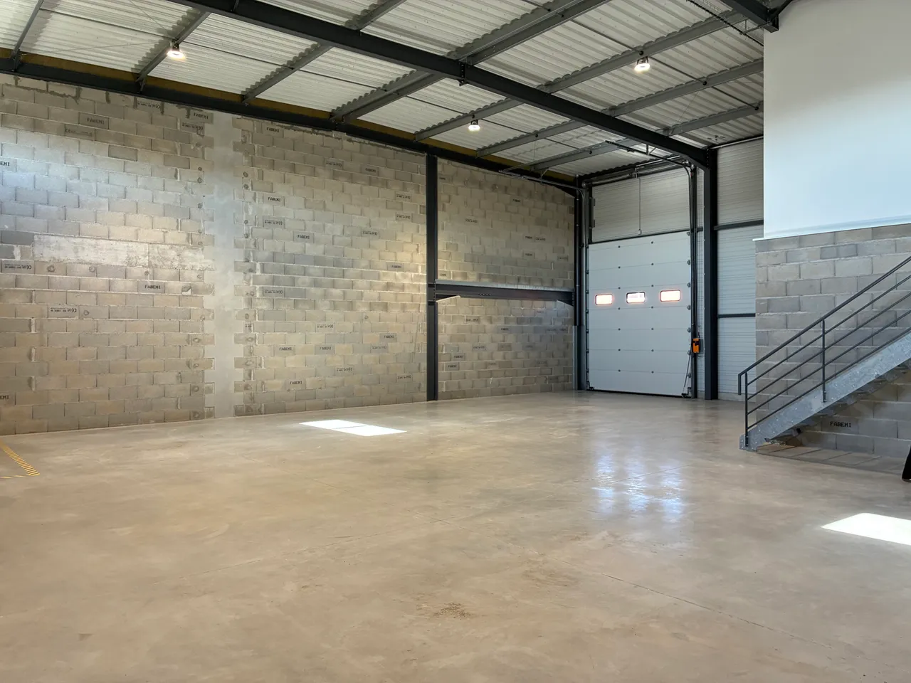 logistics - Light Industrial Premises / Offices For Rent - gallery - 6