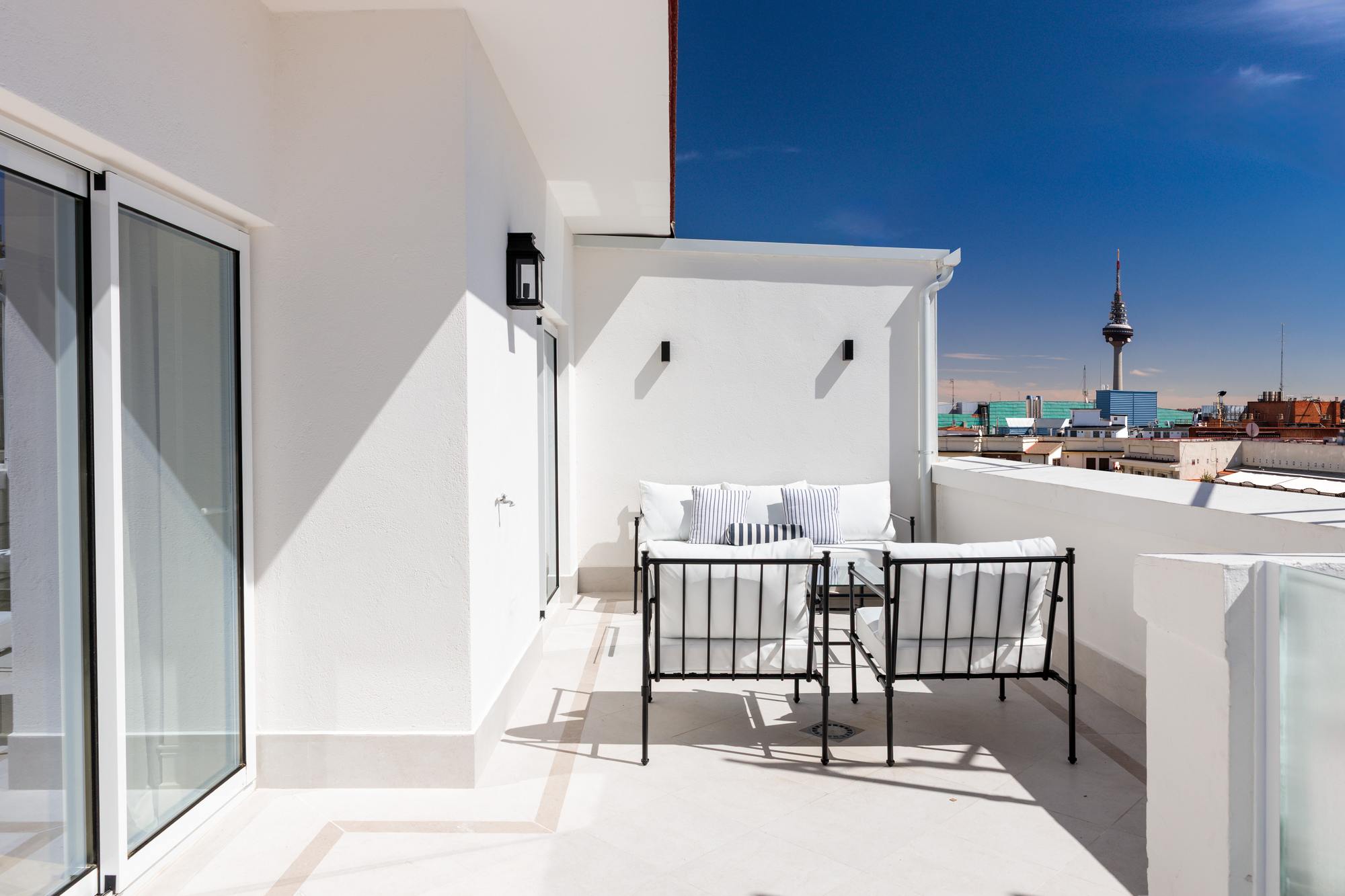 living - Ático de 178m² con 29m² terraza en venta en Goya, Madrid - gallery thumbnail - 2