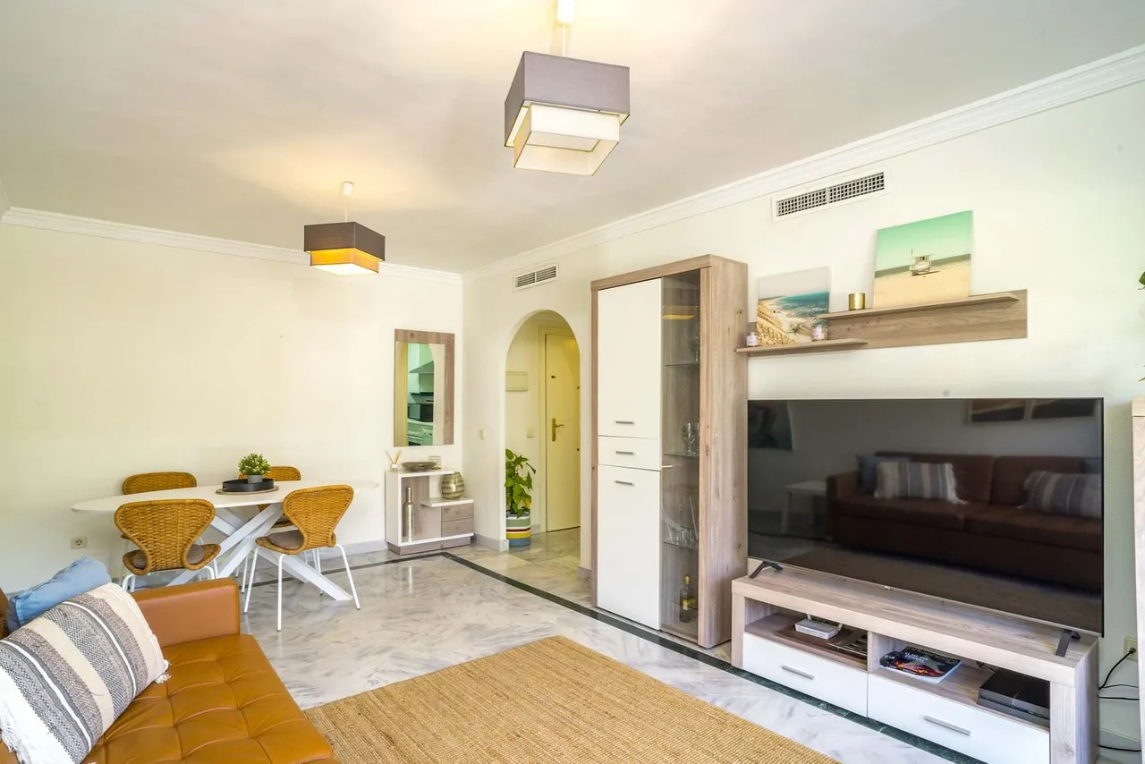 living - 82m² apartment with 18m² terrace for sale in Puerto Banús - gallery - 2