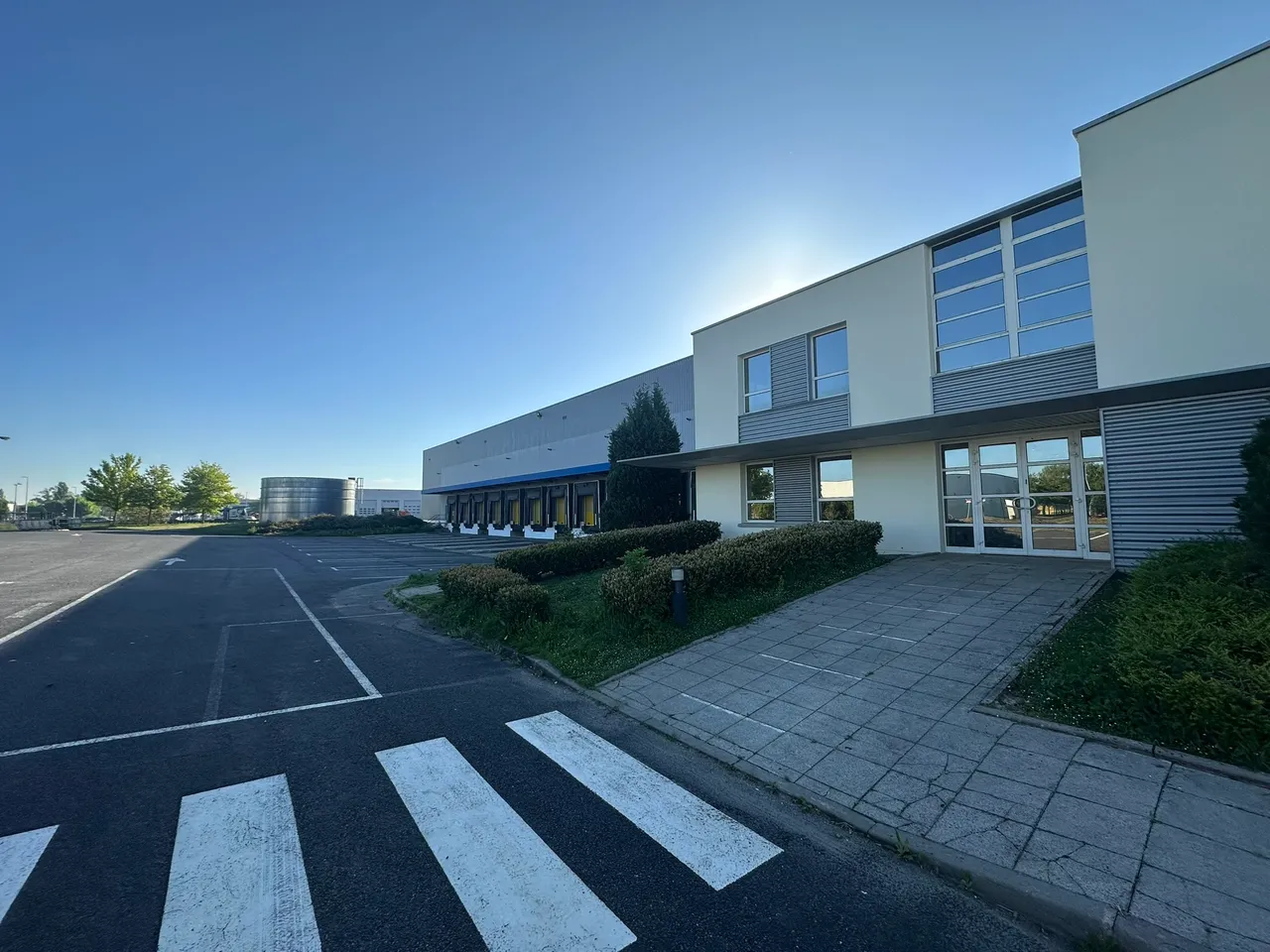 logistics - Entrepôt Logistique À Louer - gallery - 9