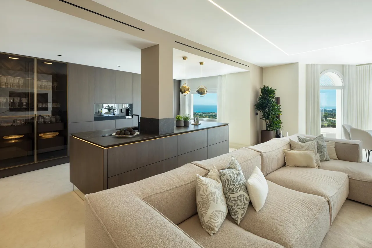 living - Ático de 420m² con 195m² terraza en venta en Nagüeles - gallery - 3