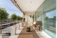 living - Ático de 240 m² con 20 m² de terraza en venta en Turó Park - gallery thumbnail - 4