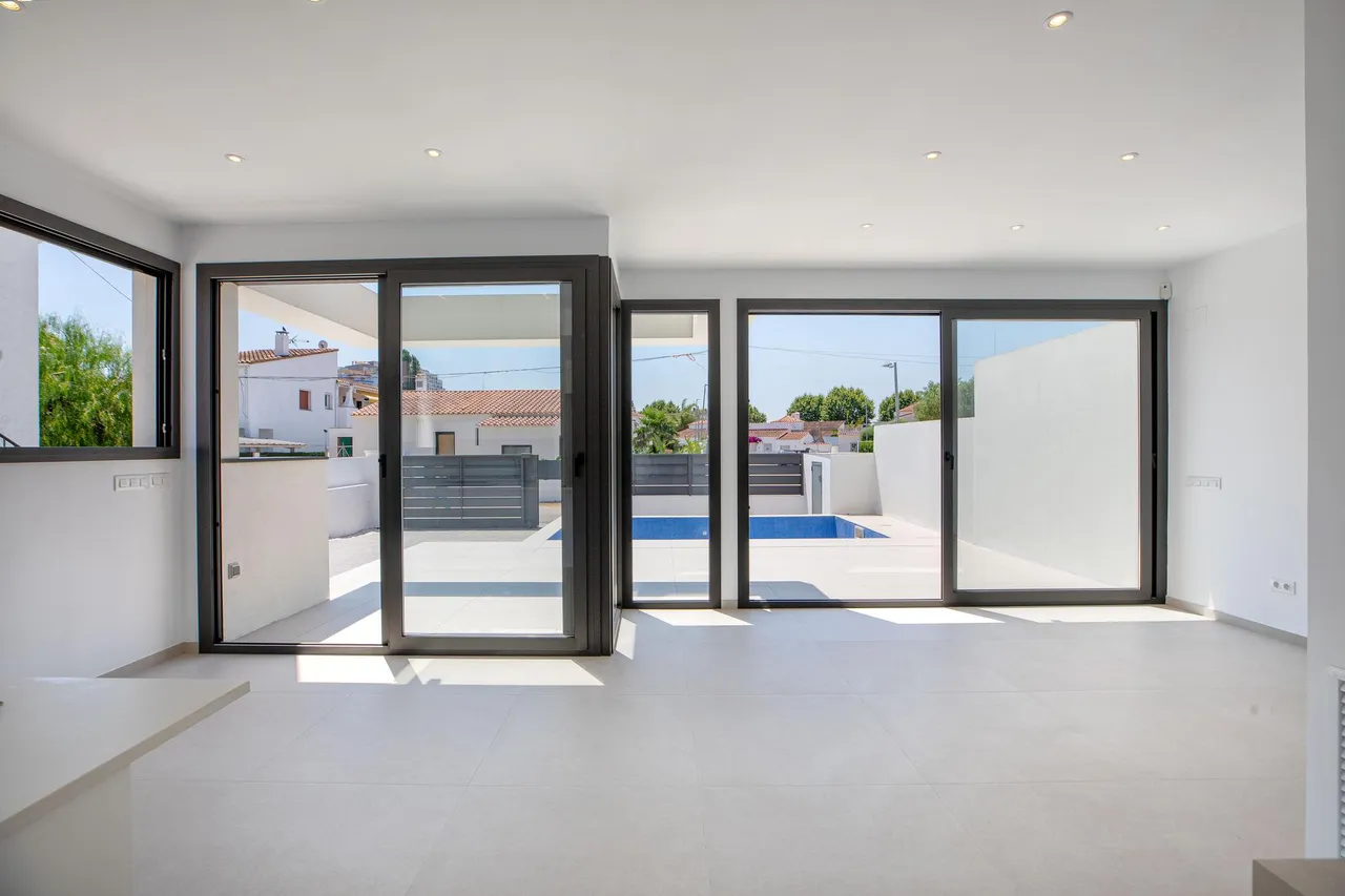 living - 161m² house / villa for sale in Empuriabrava, Costa Brava - gallery - 5
