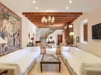 living - Casa rural de 1,265m² en venta en Llucmajor, Islas Baleares - gallery thumbnail - 7