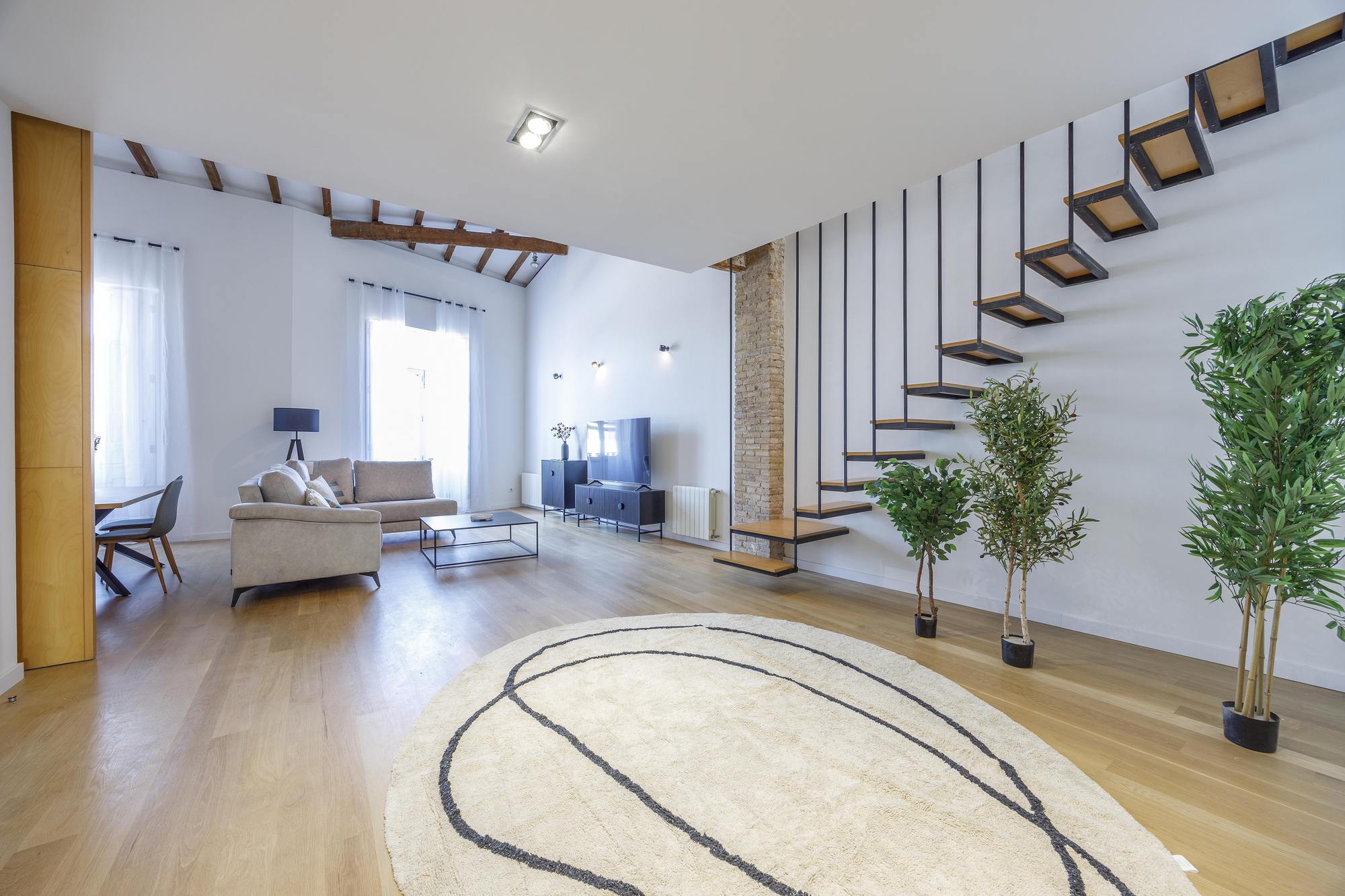 living - 190m² apartment with 14m² terrace for rent in El Carmen - gallery thumbnail - 6