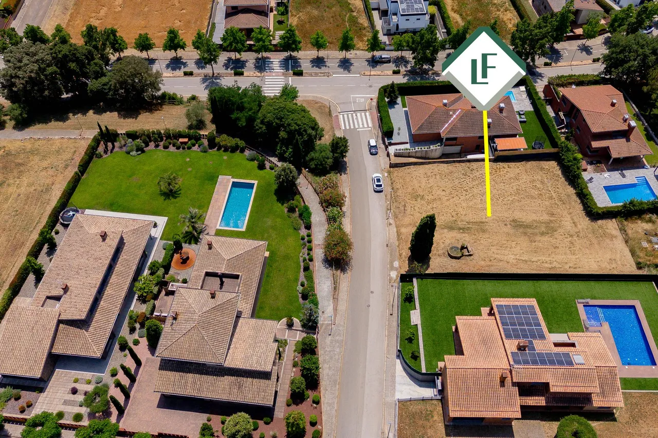 living - 1,163m² plot for sale in El Gironés, Girona - gallery - 5