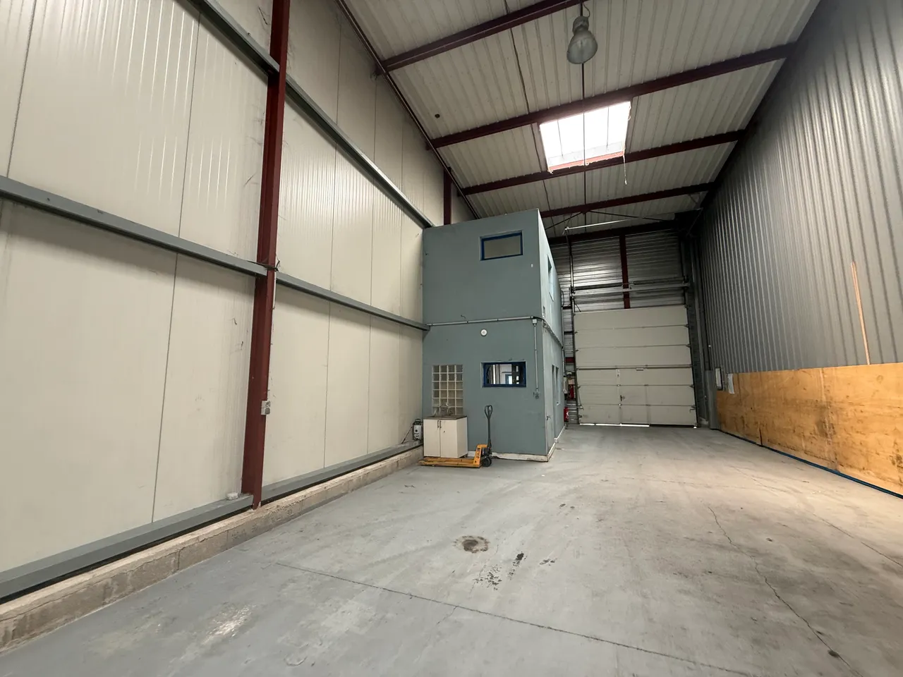 logistics - Warehouse For Rent - gallery - 5