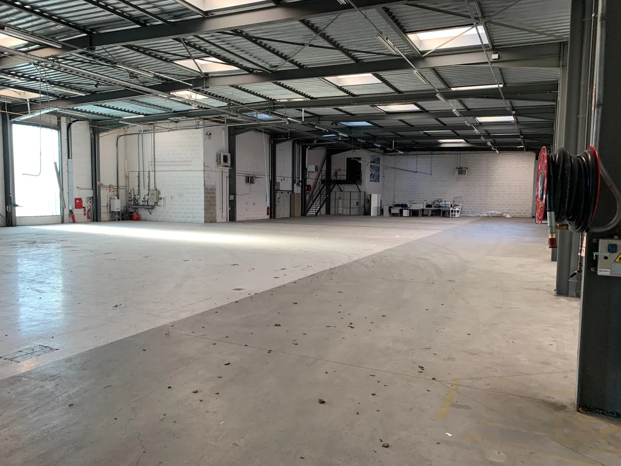 logistics - Warehouse / Offices For Rent - gallery - 5