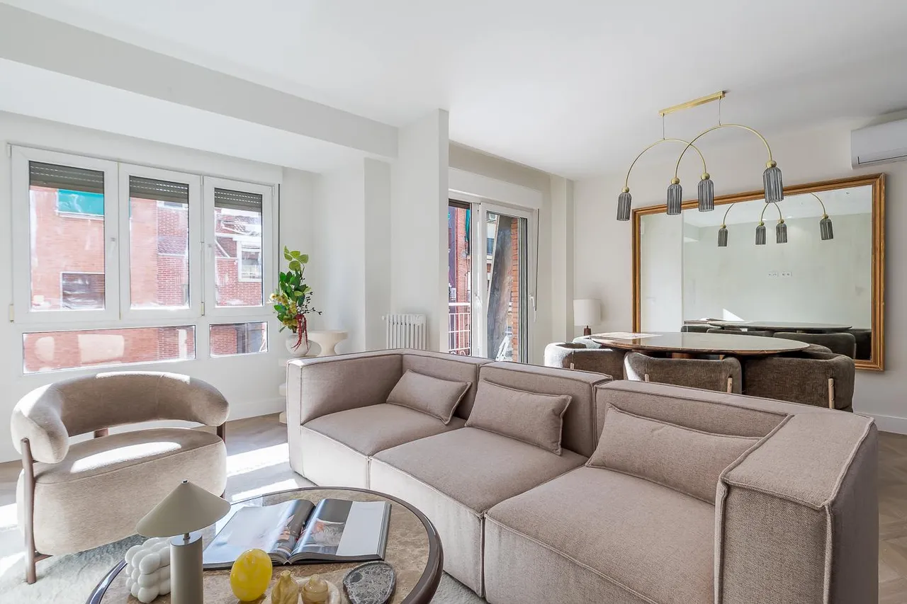 living - Piso de 110m² en venta en Ciudad Jardín, Madrid - gallery - 4
