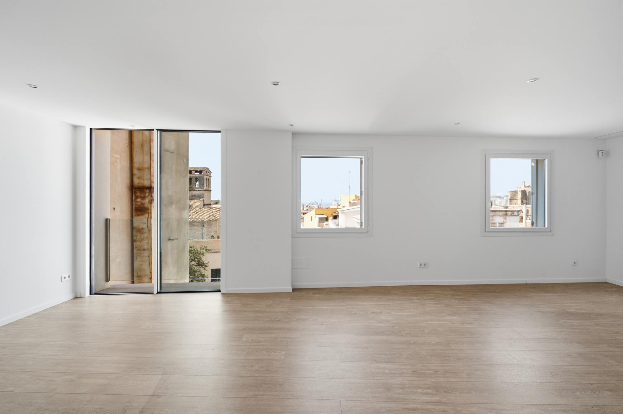 living - 180m² apartment for rent in Palma de Mallorca - gallery thumbnail - 4