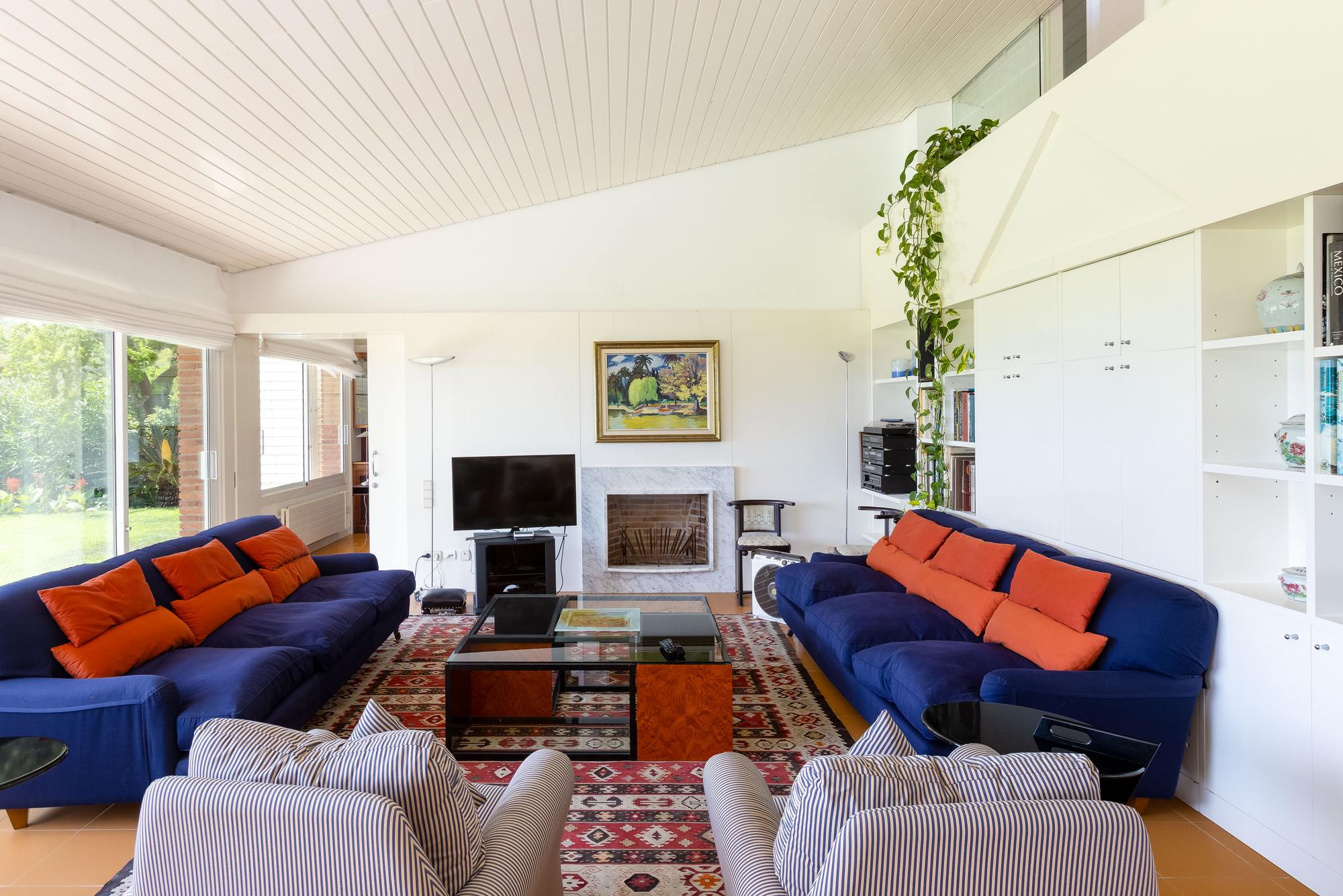 living - 637m² house / villa for sale in Sant Vicenç de Montalt - gallery thumbnail - 7
