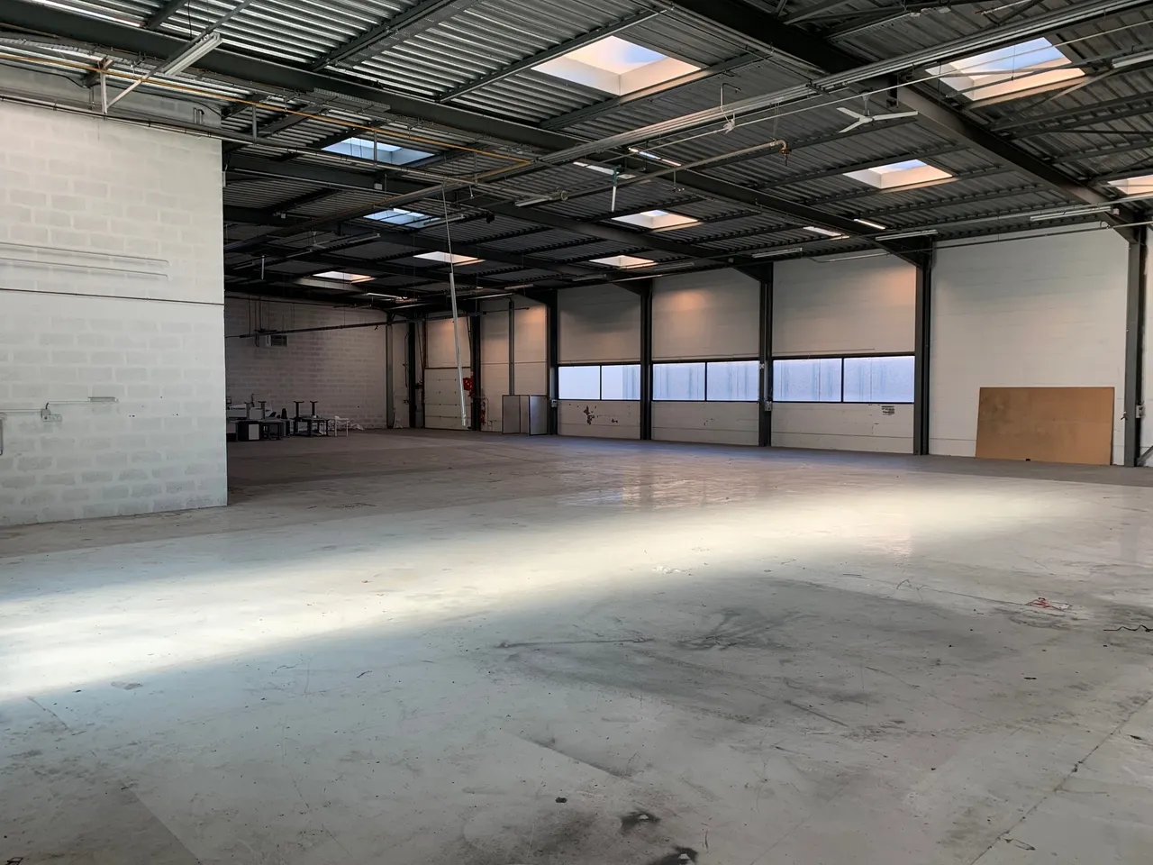 logistics - Entrepôt / Bureaux À Louer - gallery - 10