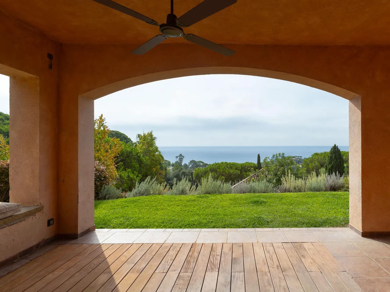 living - 641m² house / villa for sale in Sant Pol de Mar, Barcelona - gallery - 4