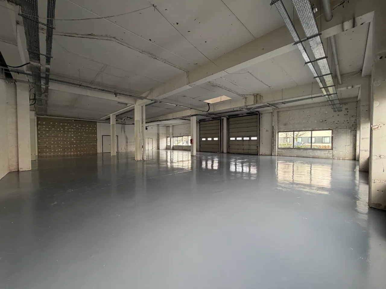logistics - Light Industrial Premises / Offices For Rent - gallery - 2