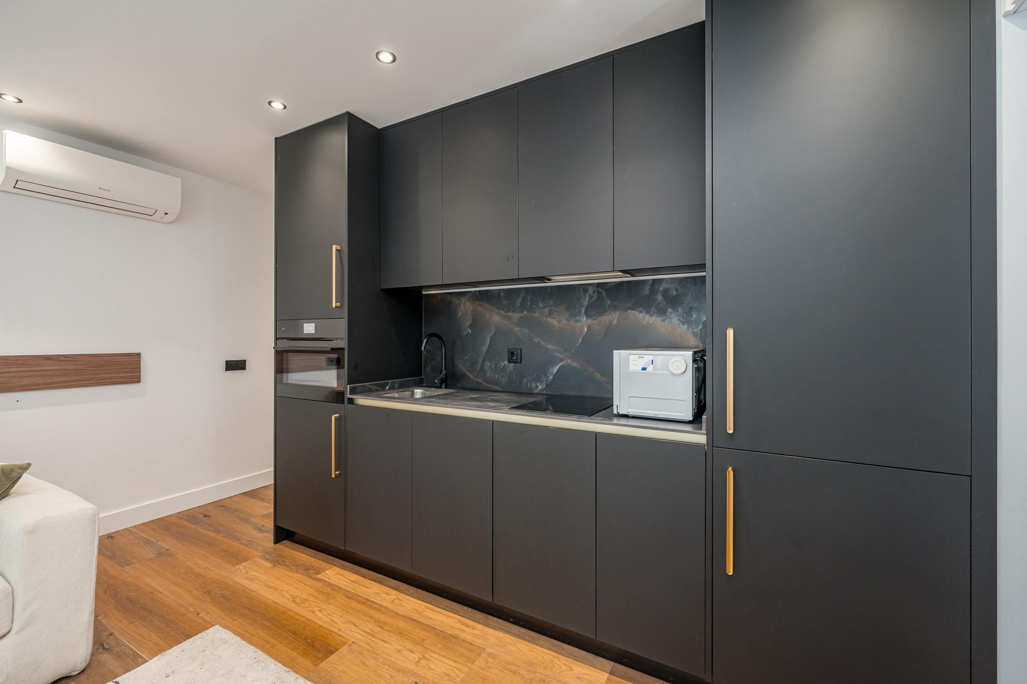 living - Piso de 66m² en venta en Ríos Rosas, Madrid - gallery thumbnail - 9