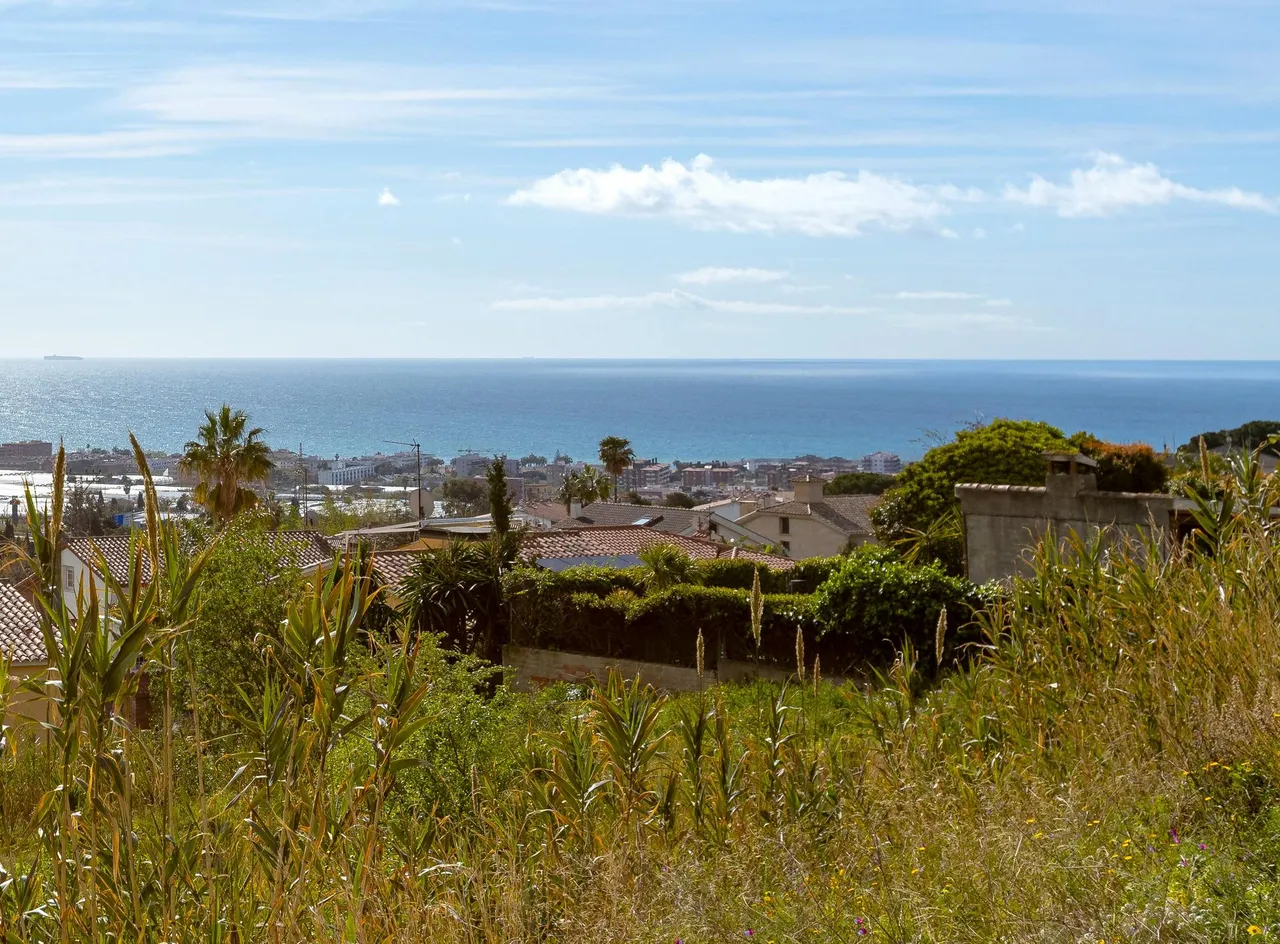 living - 1,662m² plot for sale in Premià de Dalt, Barcelona - gallery - 2