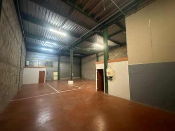 logistics - Activités / Bureaux À Louer - featured