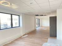 logistics - Activités / Bureaux À Louer - gallery thumbnail - 9