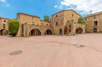 living - 515m² masia with 40m² garden for sale in Baix Empordà - gallery thumbnail - 2