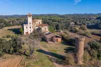 living - Casa rural de 909m² en venta en El Gironés, Girona - gallery thumbnail - 2
