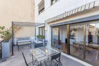 living - 2-bedroom penthouse with terrace for rent in Pla del Real - gallery thumbnail - 1