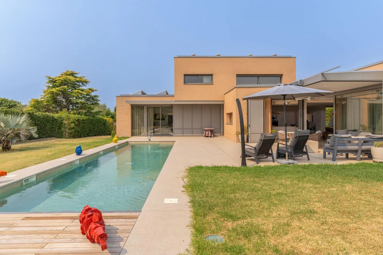 living - Casa / villa de 330m² en venta en Alt Empordà, Girona - gallery - 2