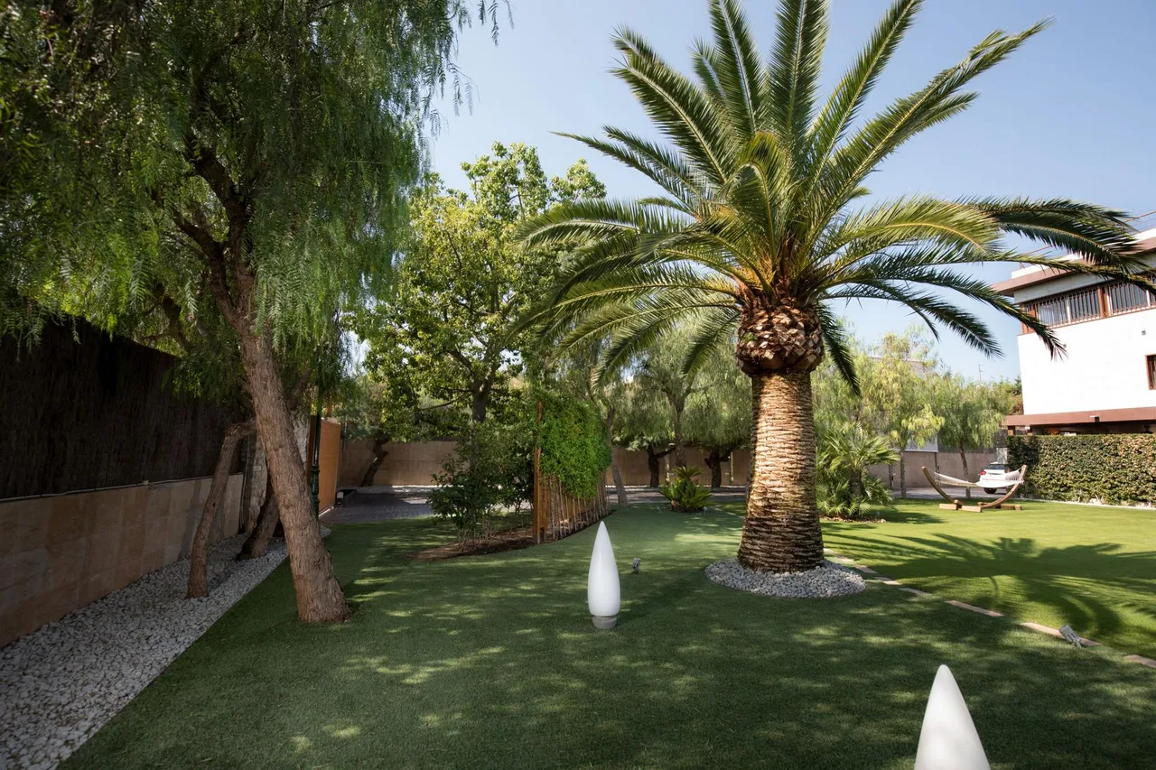 living - 905m² house / villa for sale in Terramar, Barcelona - gallery - 5