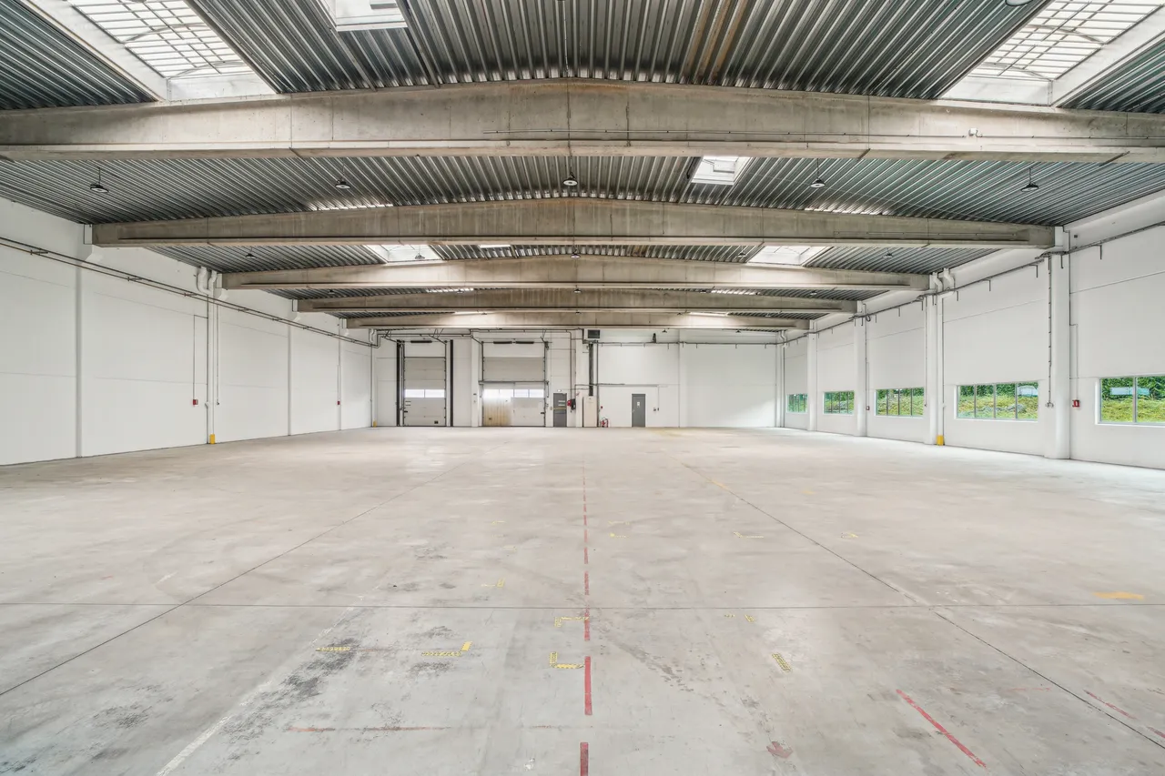 logistics - Warehouse / Offices For Rent - gallery - 3
