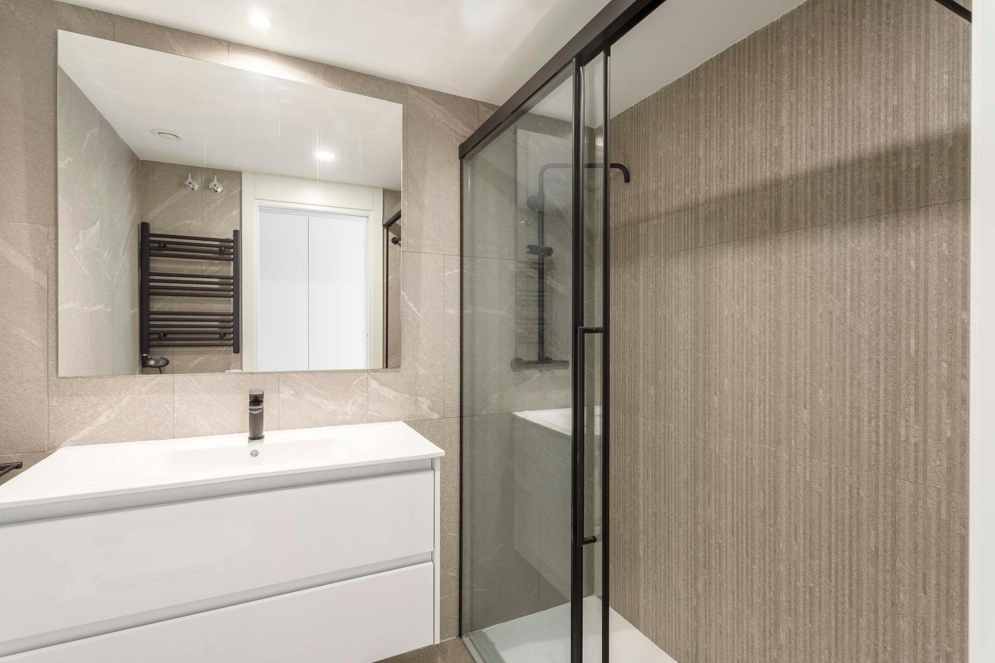 living - 65m² apartment for rent in Ventilla - Almenara, Madrid - gallery thumbnail - 6