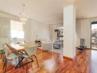 living - Piso de 105m² en venta en Eixample Derecho, Barcelona - gallery thumbnail - 3