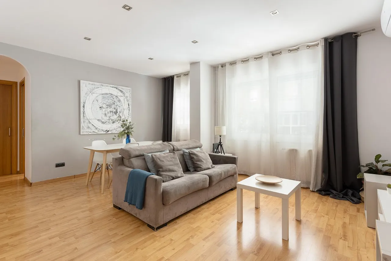living - Piso de 66m² en venta en Gràcia, Barcelona - gallery - 5