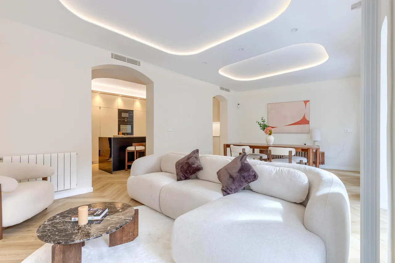 living - 151m² apartment for sale in Cortes / Huertas, Madrid - gallery - 3