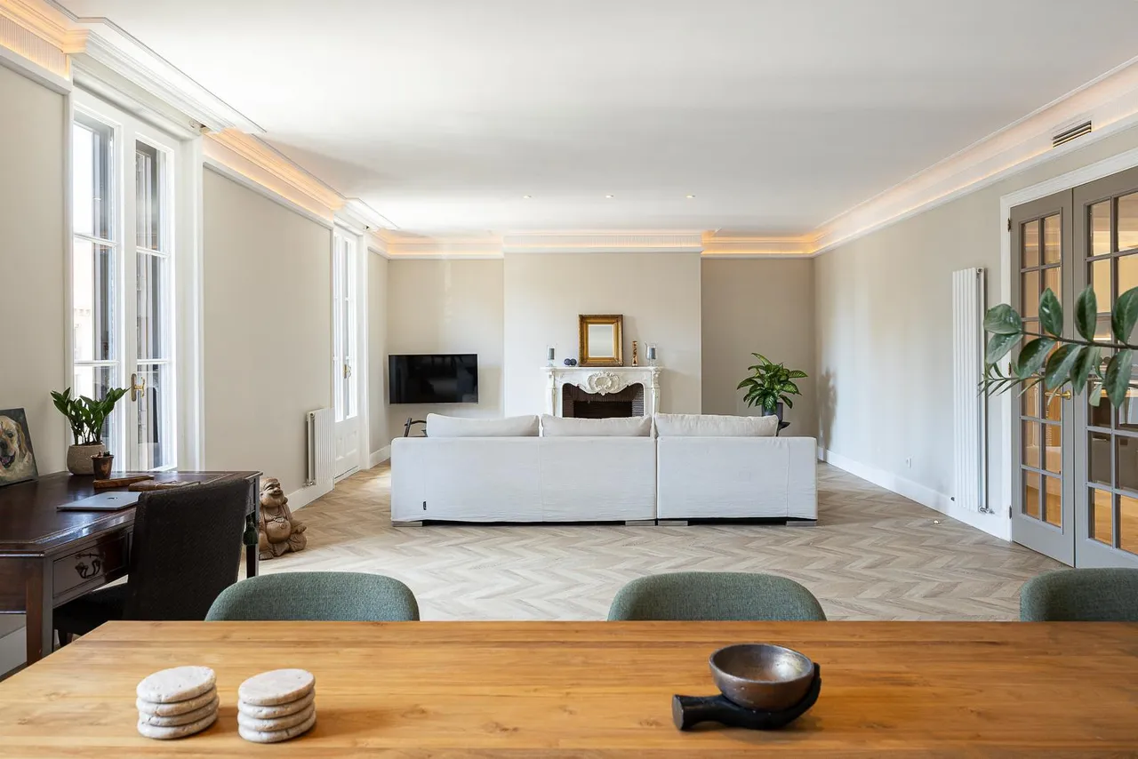 living - 250m² apartment for sale in Eixample Right, Barcelona - gallery - 2