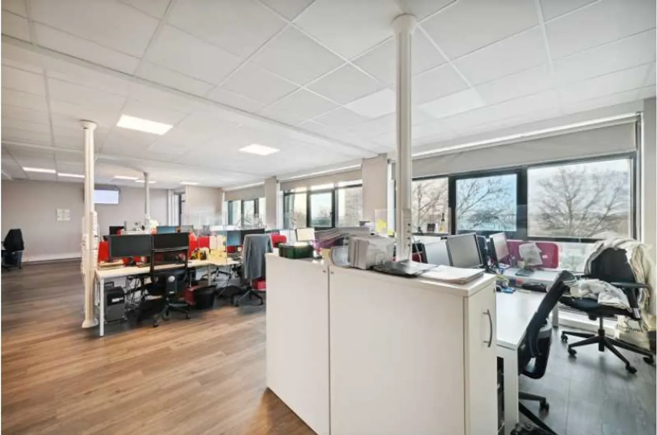logistics - Light Industrial Premises / Offices For Sale - gallery - 4
