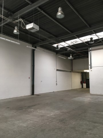 logistics - Activités / Bureaux À Louer - featured