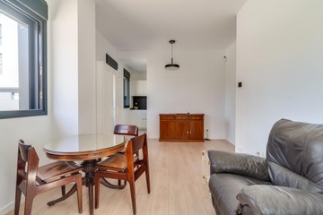 living - 90m² apartment for sale in Hospitalet de Llobregat - featured