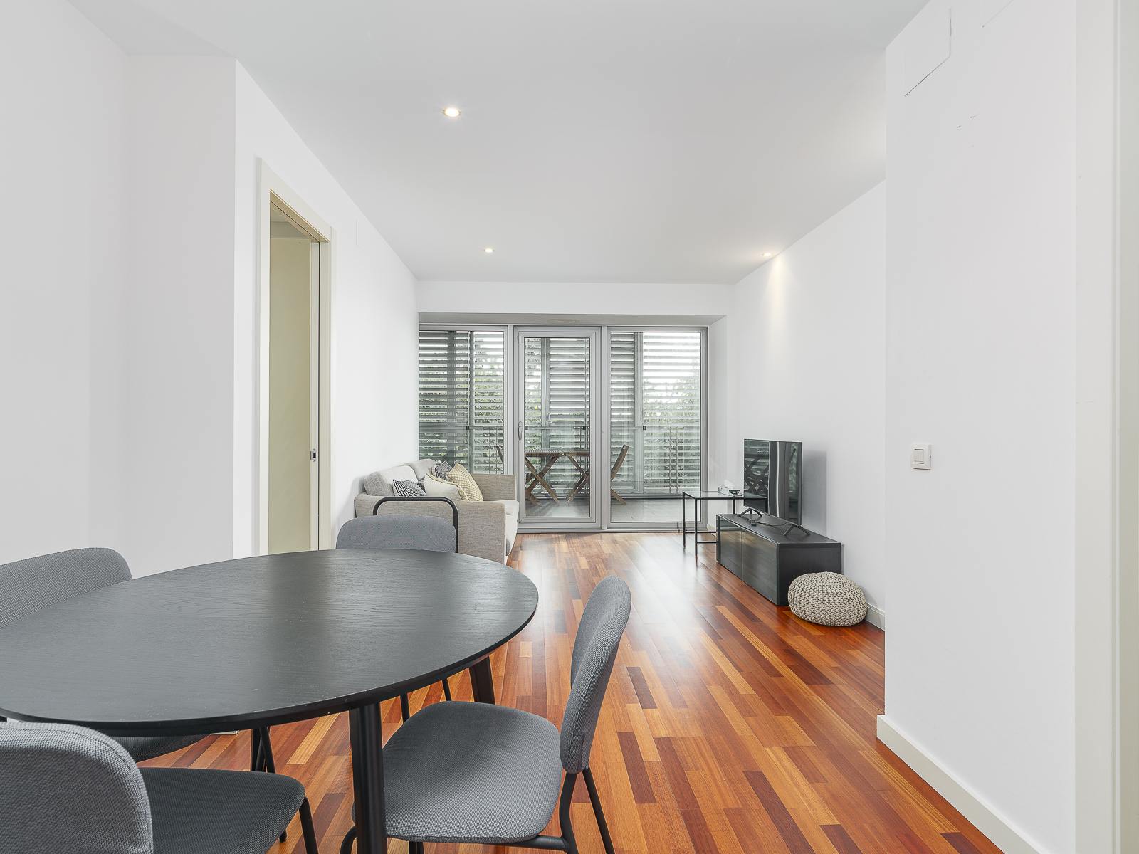 living - 84m² apartment with 31m² terrace for sale in Diagonal Mar - featured