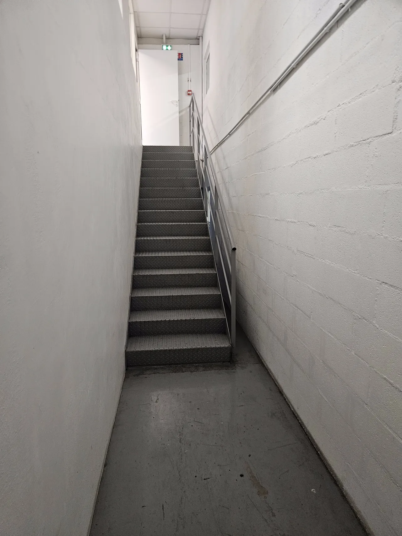 logistics - Light Industrial Premises / Offices For Rent - gallery - 7