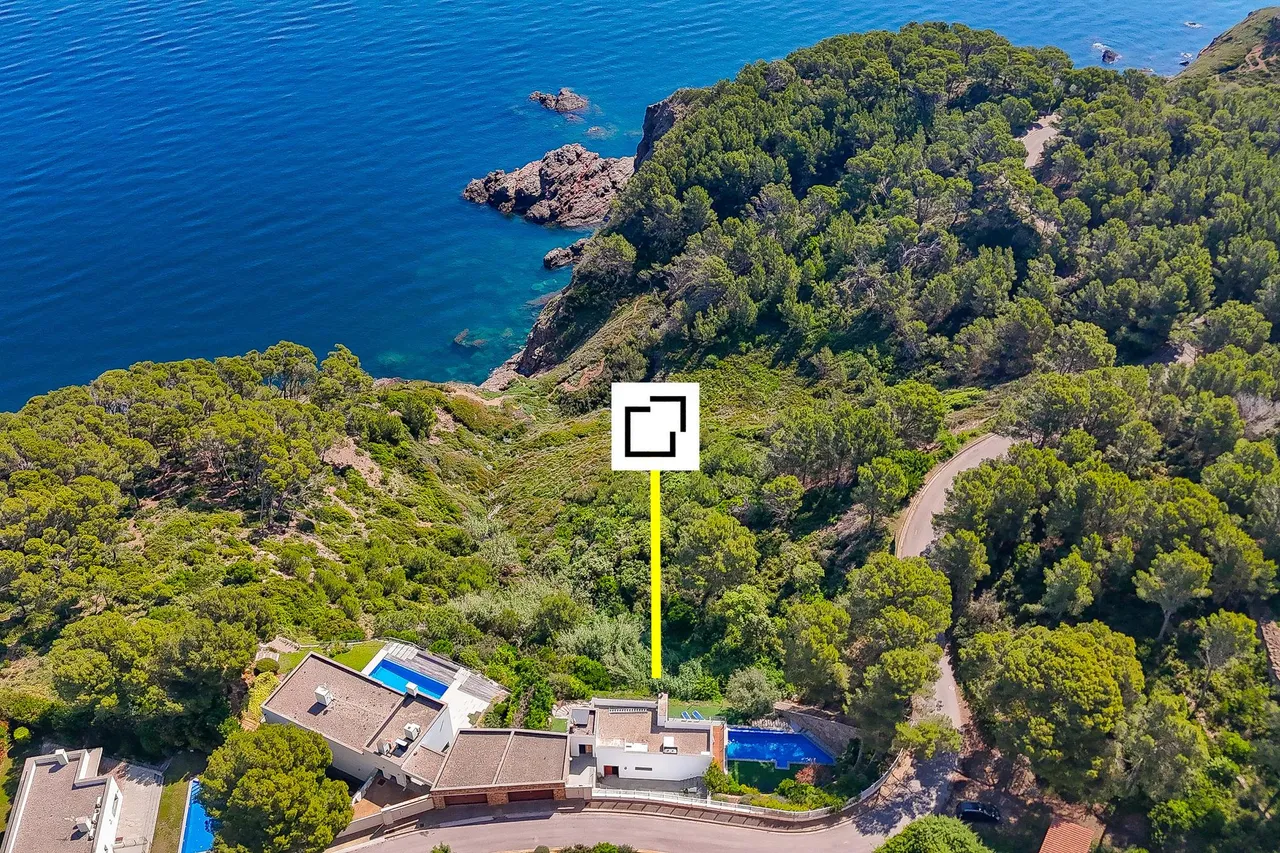 living - 480m² house / villa for sale in Sa Riera, Costa Brava - gallery - 2